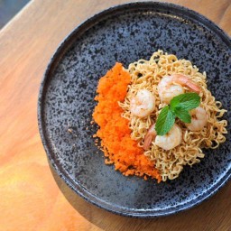 มาม่าผัดไข่กุ้ง