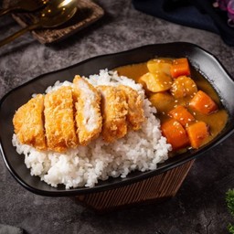 ข้าวหน้าแกงกะหรี่ไก่ แถม มินิซุป