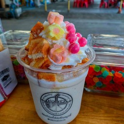 ปังเย็นนมสดคาราเมล (ในรูปเป็นแบบ+วิปครีมนะคะเตง^^)