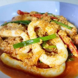 หมึกผัดผงกะหรี่ (กับข้าว)