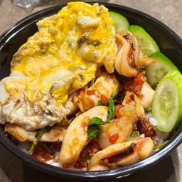 กะเพราปลาหมึกพริกคั่ว