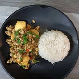 ข้าวกะเพราเต้าหู้หมูสับ