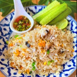 ข้าวผัดคะน้าปลาเค็ม