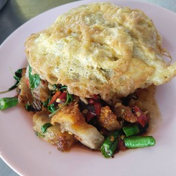 กะเพราหมูกรอบ-ไข่เจียว