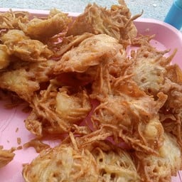 ร้านกล้วยทอดต้นมะขาม