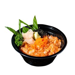 ข้าวหน้าปลาแซลมอนสับ