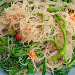 หมี่กระเฉดกุ้งซอสxo