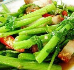 ผักบุ้งหมูกรอบ (กับข้าว)