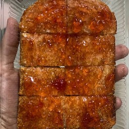 ขนมปังปิ้งแผ่นใหญ่ แยมสตรอว์เบอร์รี่