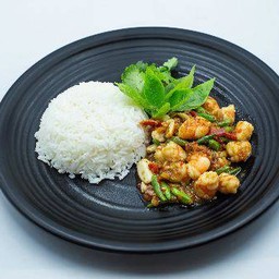 ข้าวกุ้งผัดพริกขี้หนู