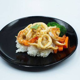 ข้าวทะเลผัดพริกเกลือ