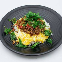 ข้าวหมูสับผัดกะเพรา+ไข่เยิ้ม