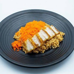 มาม่าต้มยำไข่กุ้ง/หมูกรอบ