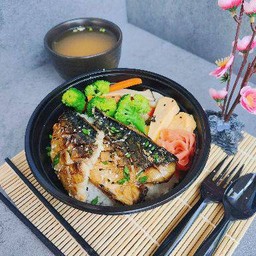 เซตข้าวปลาซาบะย่างเกลือ