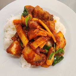 พริกแกงหน่อไม้ ราดข้าว