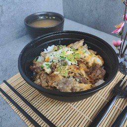 เซตข้าวหน้าเนื้อ