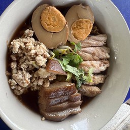 ก๋วยเตี๋ยวขาหมู