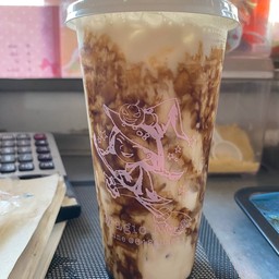 นมสดบราวซูก้าเย็น Ice Brown Sugar Fresh Milk