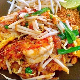 ผัดไทประยุกต์สูตรใส่น้ำมะนาว(กุ้งสด)