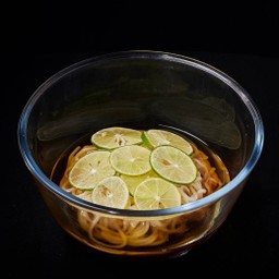 บะหมีเย็น น้ำซุปดาชิปลาคัทซึโอะ