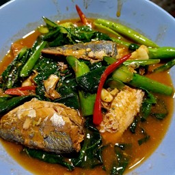 คะน้าปลากระป๋อง