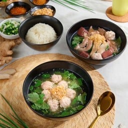 อาหลานต้มเลือดหมู มหาวิทยาลัยธรรมศาสตร์