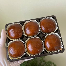 ขนมเปี๊ยะดาร์กช็อกโกแลตลาวา 6 ชิ้น