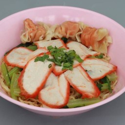 ชายสี่ บะหมี่เกี๊ยว (หน้า TopDaily)