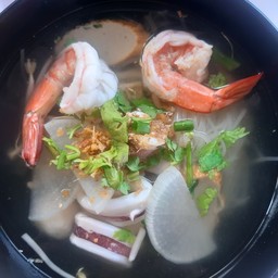 พุงกางก๋วยเตี๋ยวไก่ตุ๋น