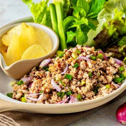 ลาบหมูสับข้าวคั่ว (กับข้าว)