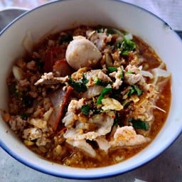 ก๋วยเตี๋ยวต้มยำเนื้อ พิเศษ