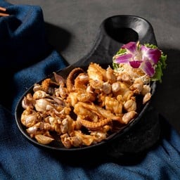 หมึกทอดกระเทียม