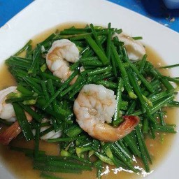 ผัดดอกไม้กวาดกุ้ง