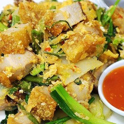 สุกี้แห้ง หมูกรอบ