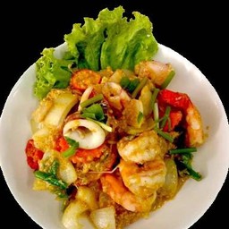 เมนูผัดผงกระหรี่(ราดข้าว)