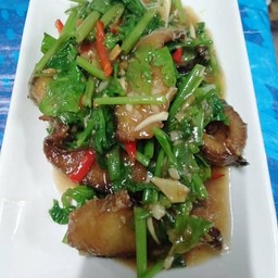 ปลาช่อนผัดตั้งโอ๋
