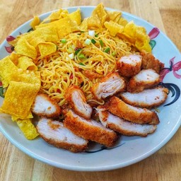 บะหมี่แห้งจัมโบ้ (ไก่ทอดล้วน)