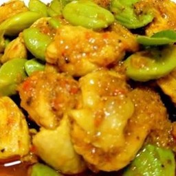ผัดพริกแกงไก่
