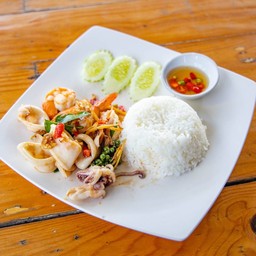 ข้าวทะเลผัดฉ่า