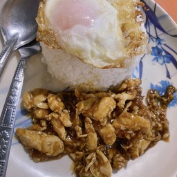 ข้าวหมูกระเทียม