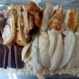 ข้าวมันไก่ผสม ไก่ต้ม+ไก่ย่าง