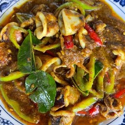 ผัดพริกแกงหมึก