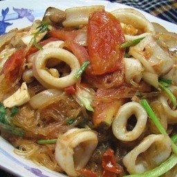 ผัดวุ้นเส้น ปลาหมึก