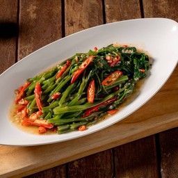 ผักบุ้งไฟแดง