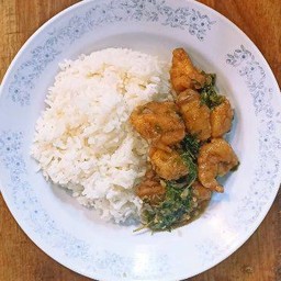 กระเพราไก่กรอบ