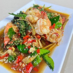 B10-กุ้งผัดฉ่า