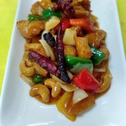ไก่ผัดเม็ดมะม่วงหิมพานต์