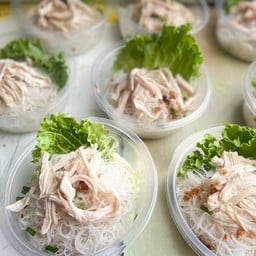 ไก่ทอด ข้าวยำไก่แซ่บ มาม่าเกาหลี