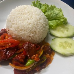 ข้าวผัดเนื้อแดง
