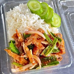 ข้าวราดลาบสามชั้นทอด